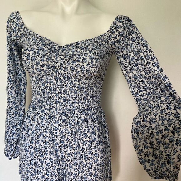 Hollister Smocked Long Sleeve Floral Shorts Romper - Picture 2 of 8